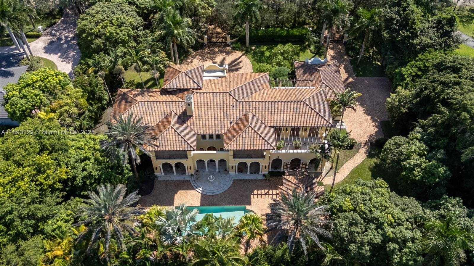 Small Image of 5785 SOUTH WEST 96TH STREET, Pinecrest Number 2