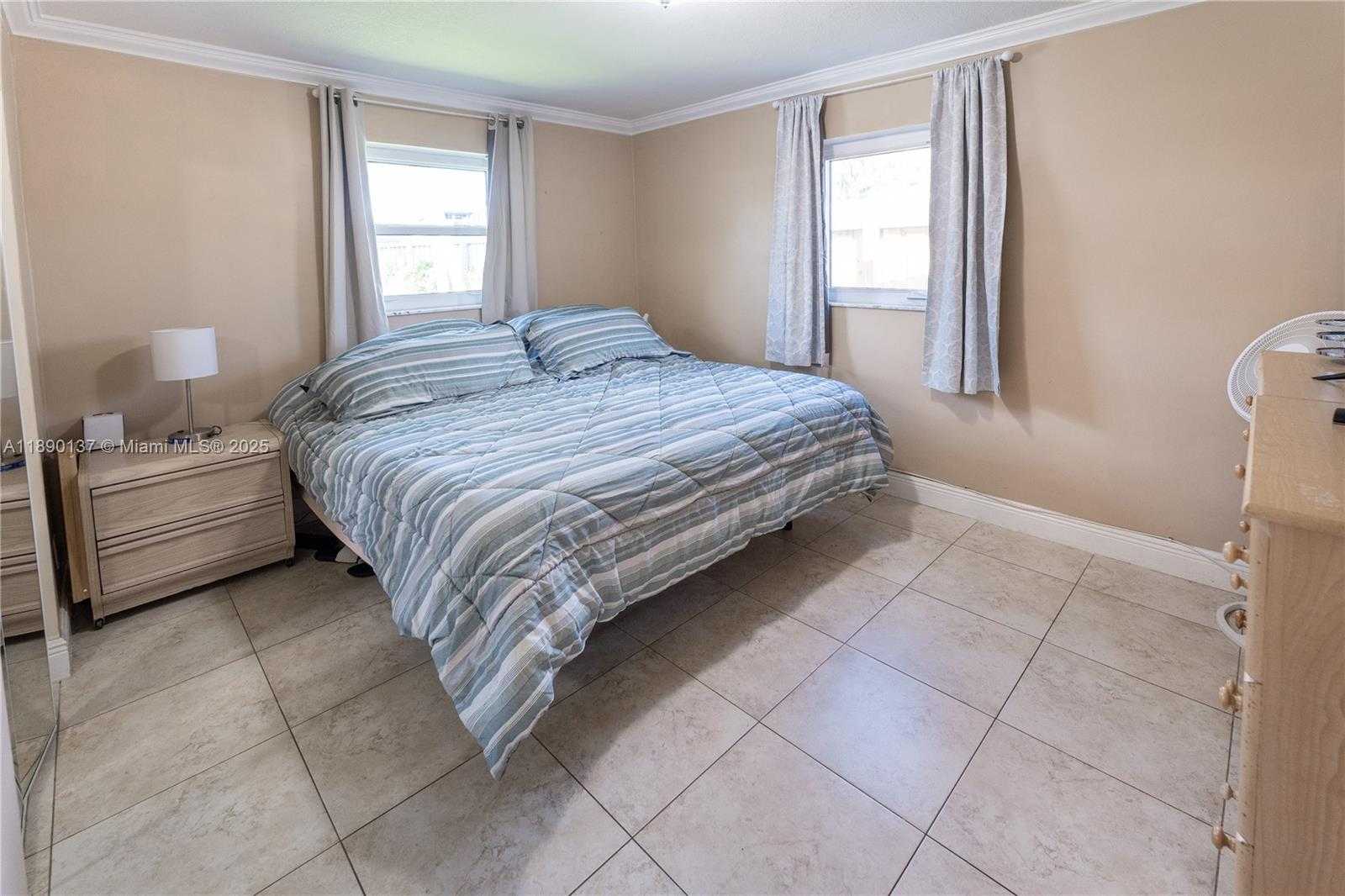 Small Image of 3036 NORTH 58TH AVE, Hollywood Number 12