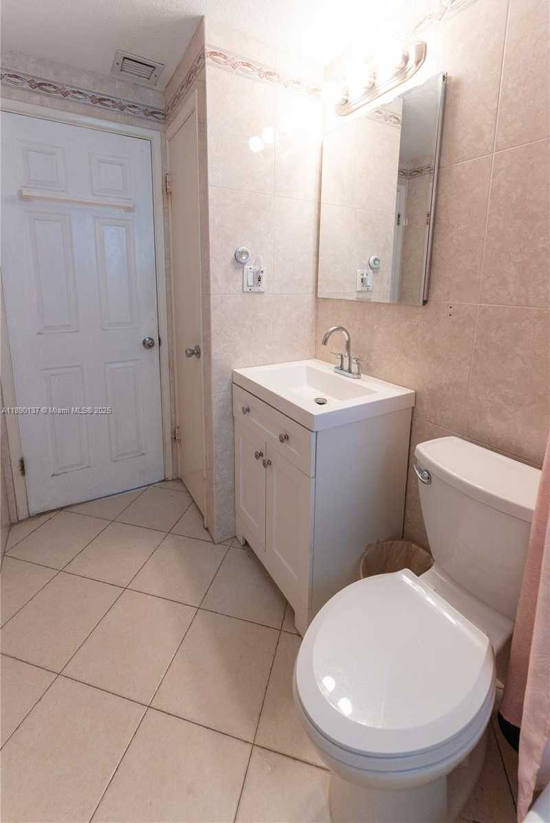 Small Image of 3036 NORTH 58TH AVE, Hollywood Number 14