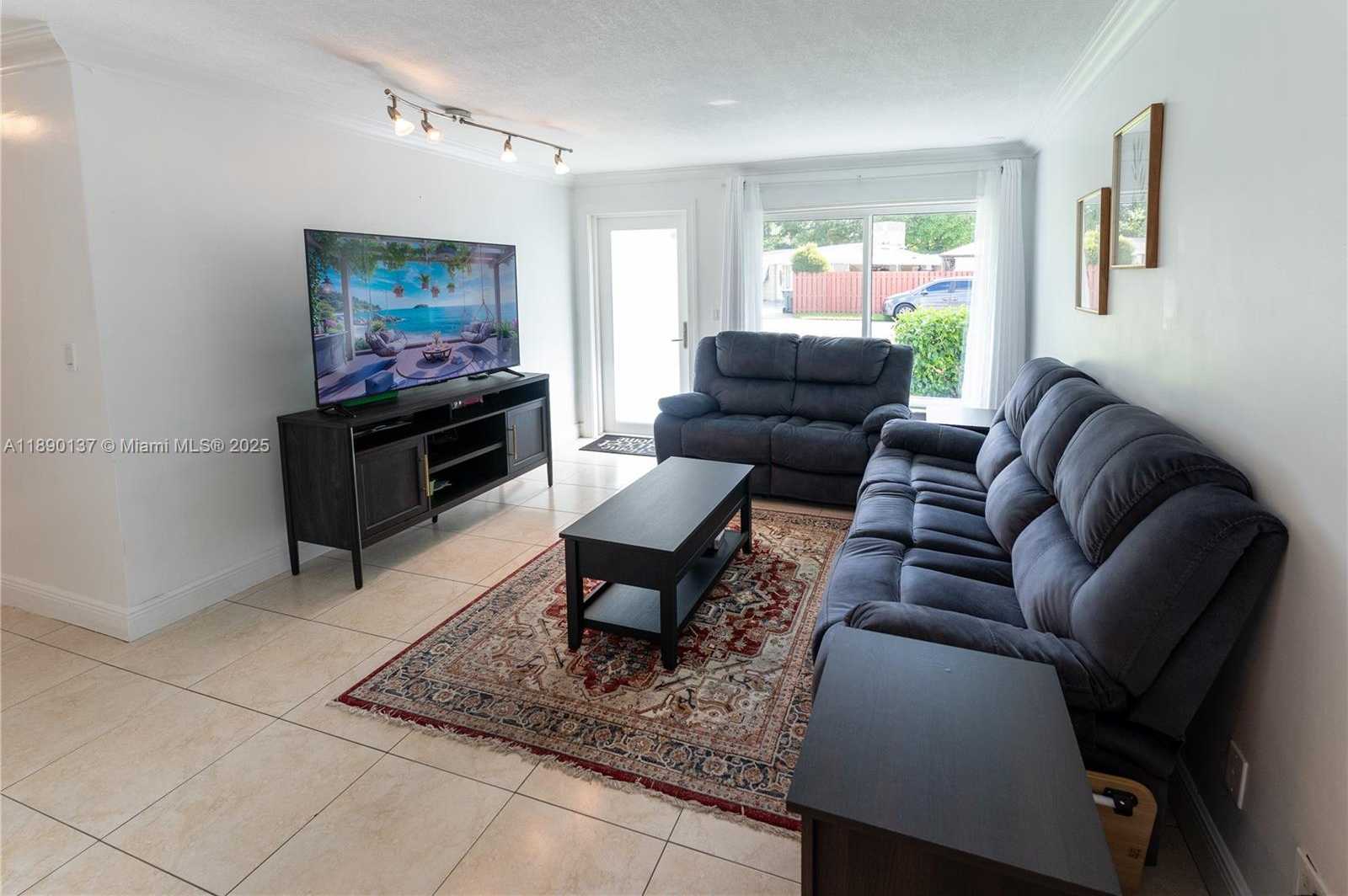 Small Image of 3036 NORTH 58TH AVE, Hollywood Number 5