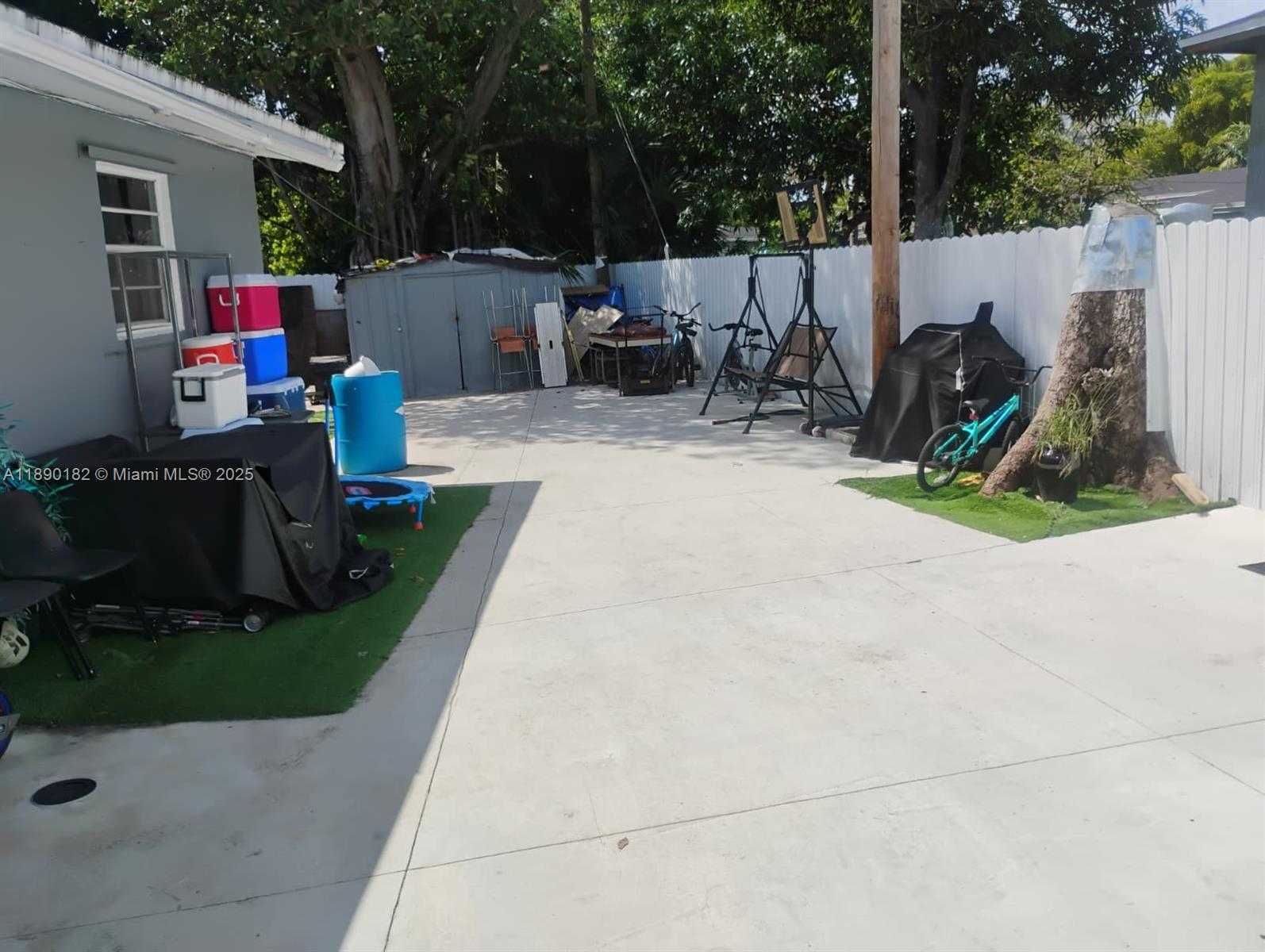 Small Image of 1712 NORTH WEST 15TH TER, Fort Lauderdale Number 3