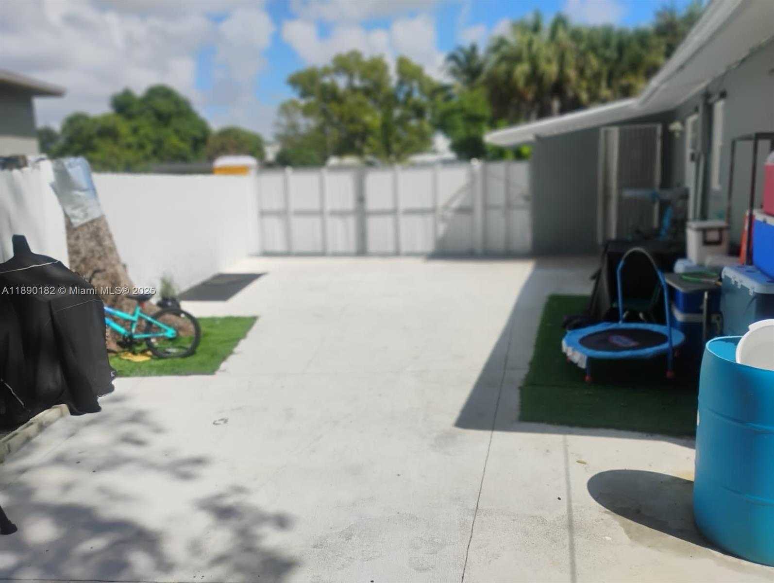 Small Image of 1712 NORTH WEST 15TH TER, Fort Lauderdale Number 5