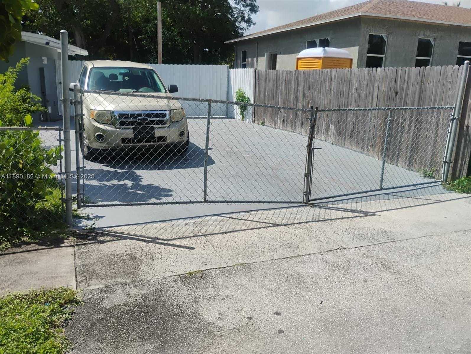 Small Image of 1712 NORTH WEST 15TH TER, Fort Lauderdale Number 6