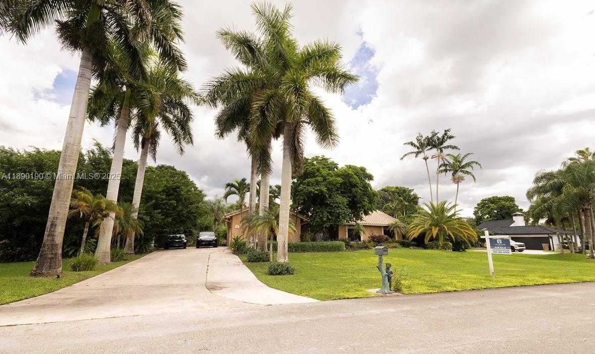 Small Image of 2180 SOUTH WEST 115TH TER, Davie Number 3
