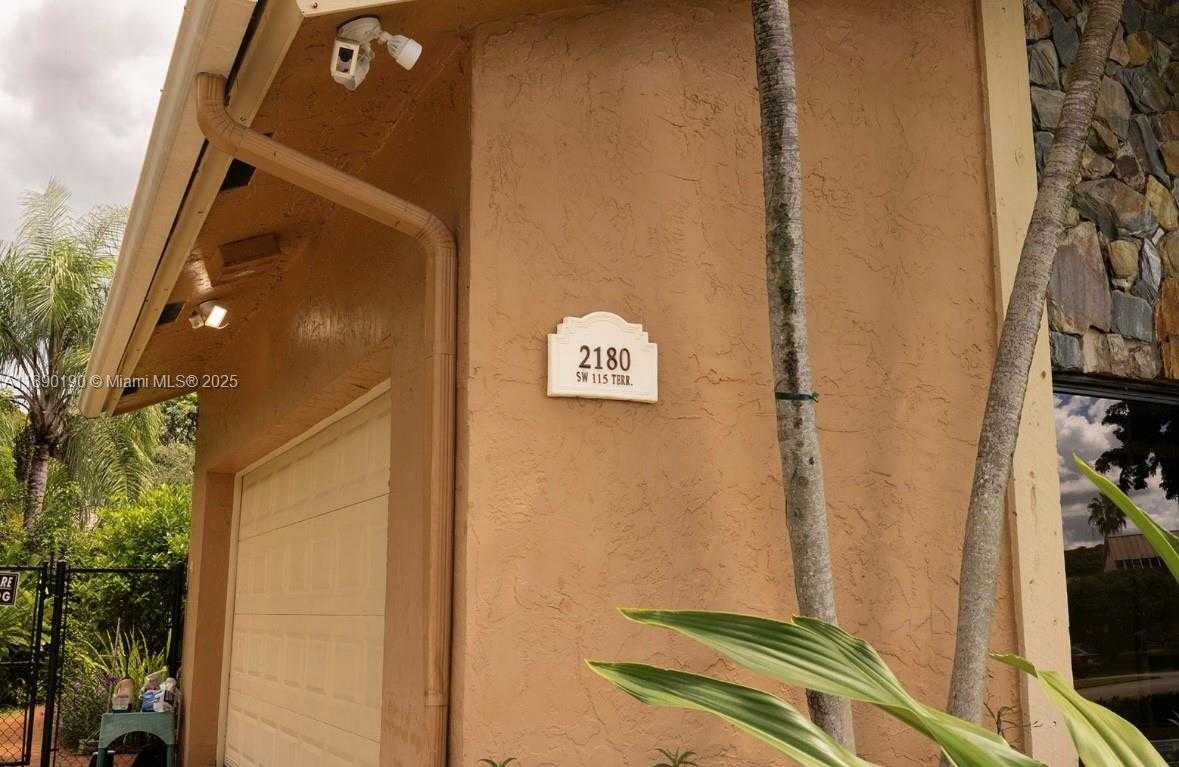 Small Image of 2180 SOUTH WEST 115TH TER, Davie Number 6