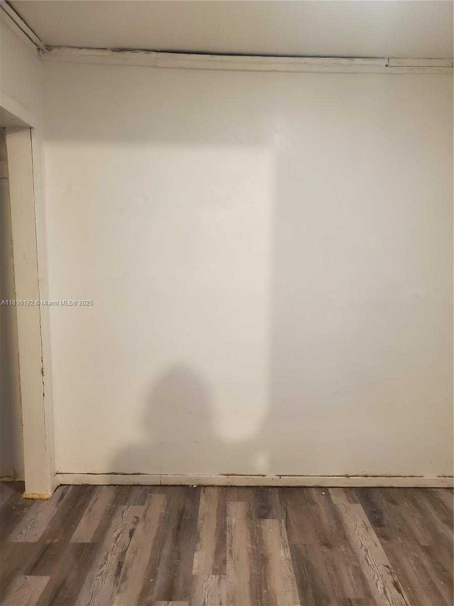 Small Image of 1603 ROSELAND, Sebring Number 13