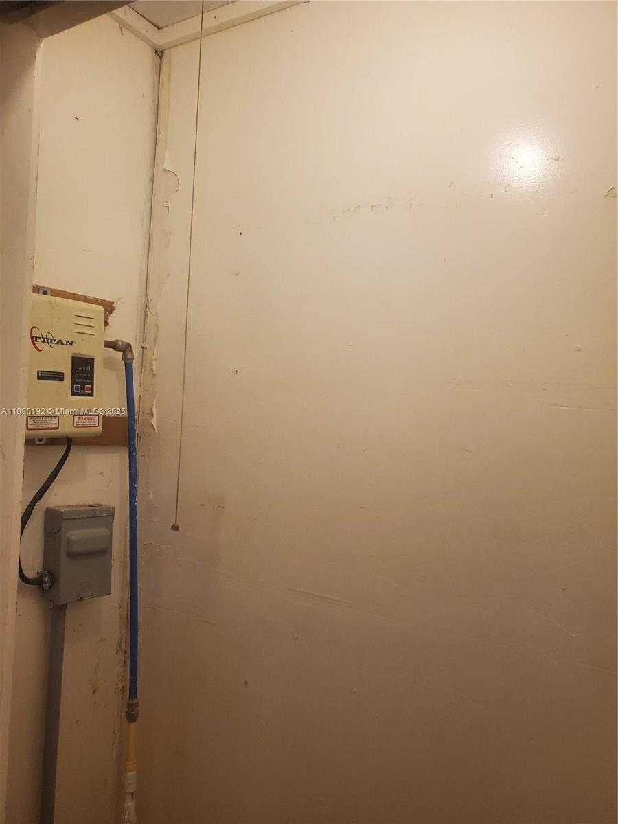 Small Image of 1603 ROSELAND, Sebring Number 14