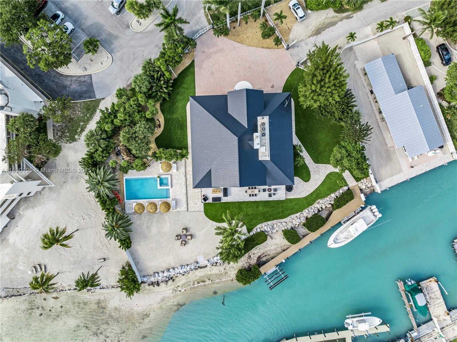 Small Image of 91 IROQUOIS DR, Islamorada Number 18