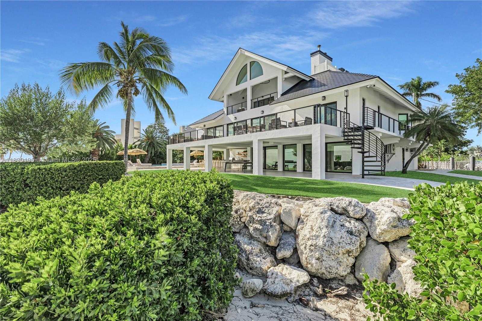 Small Image of 91 IROQUOIS DR, Islamorada Number 4