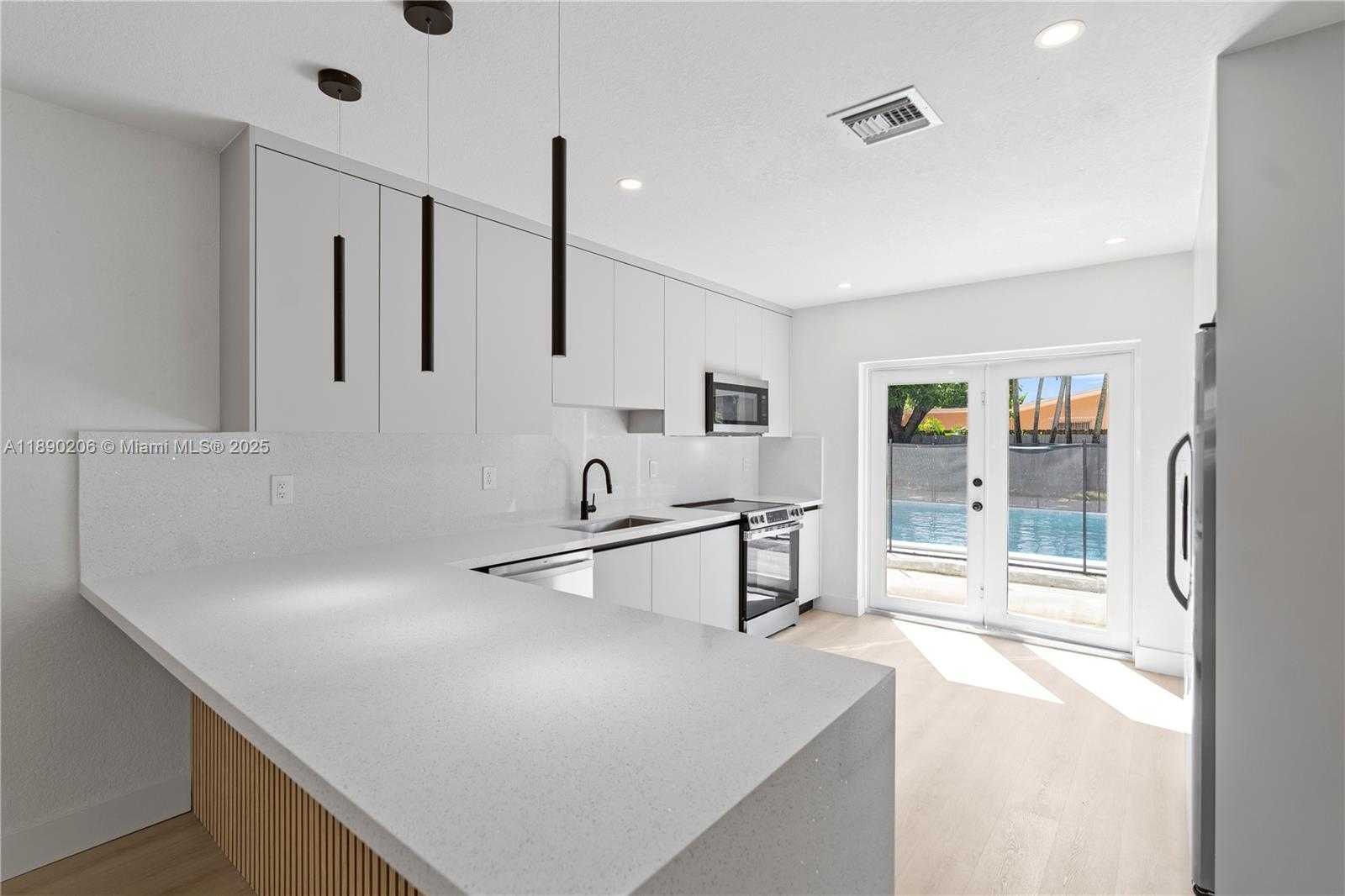 Small Image of 200 EAST 60TH ST, Hialeah Number 11