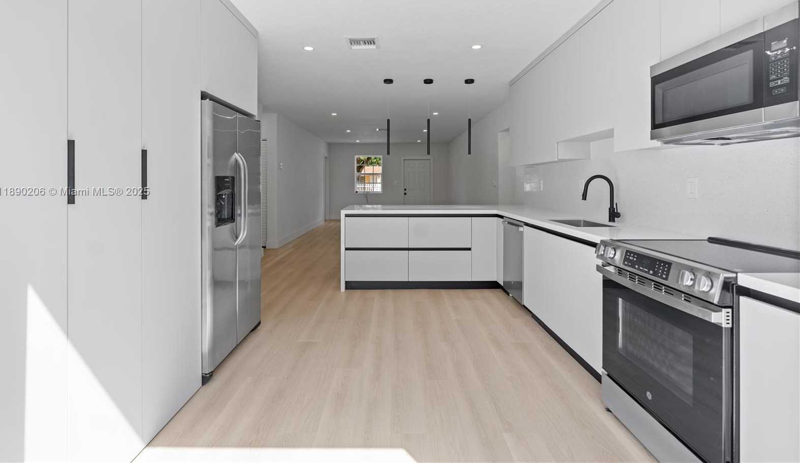 Small Image of 200 EAST 60TH ST, Hialeah Number 12