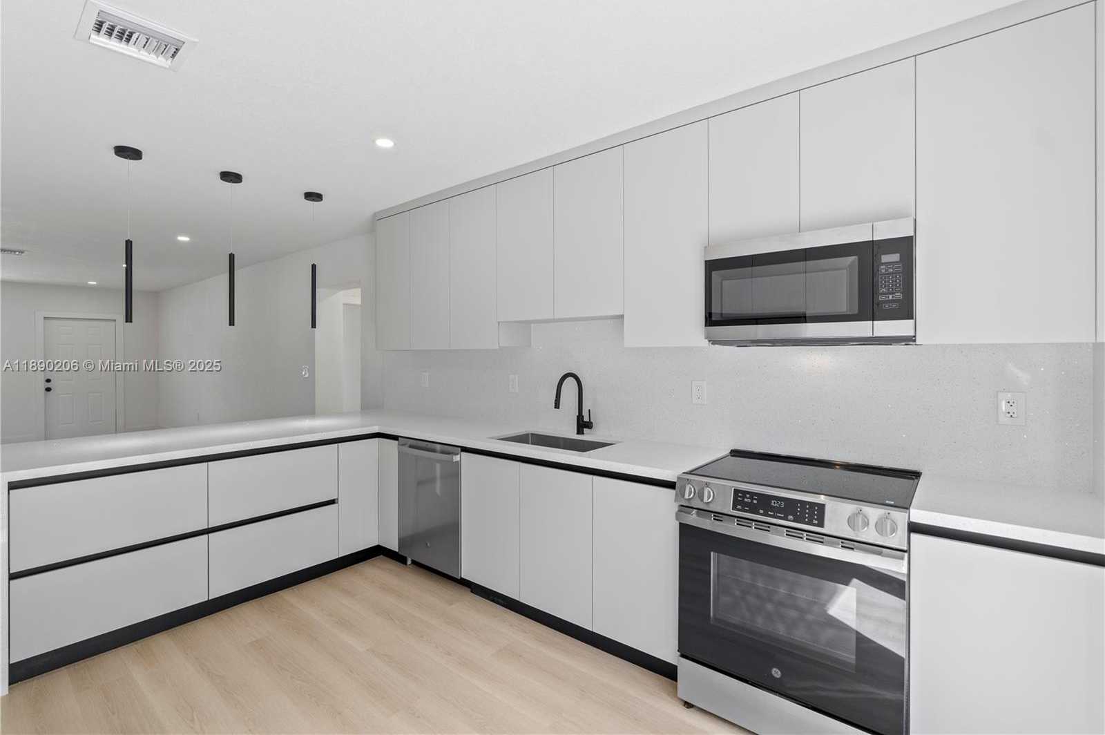 Small Image of 200 EAST 60TH ST, Hialeah Number 13