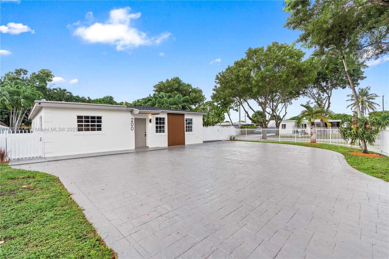Small Image of 200 EAST 60TH ST, Hialeah Number 2