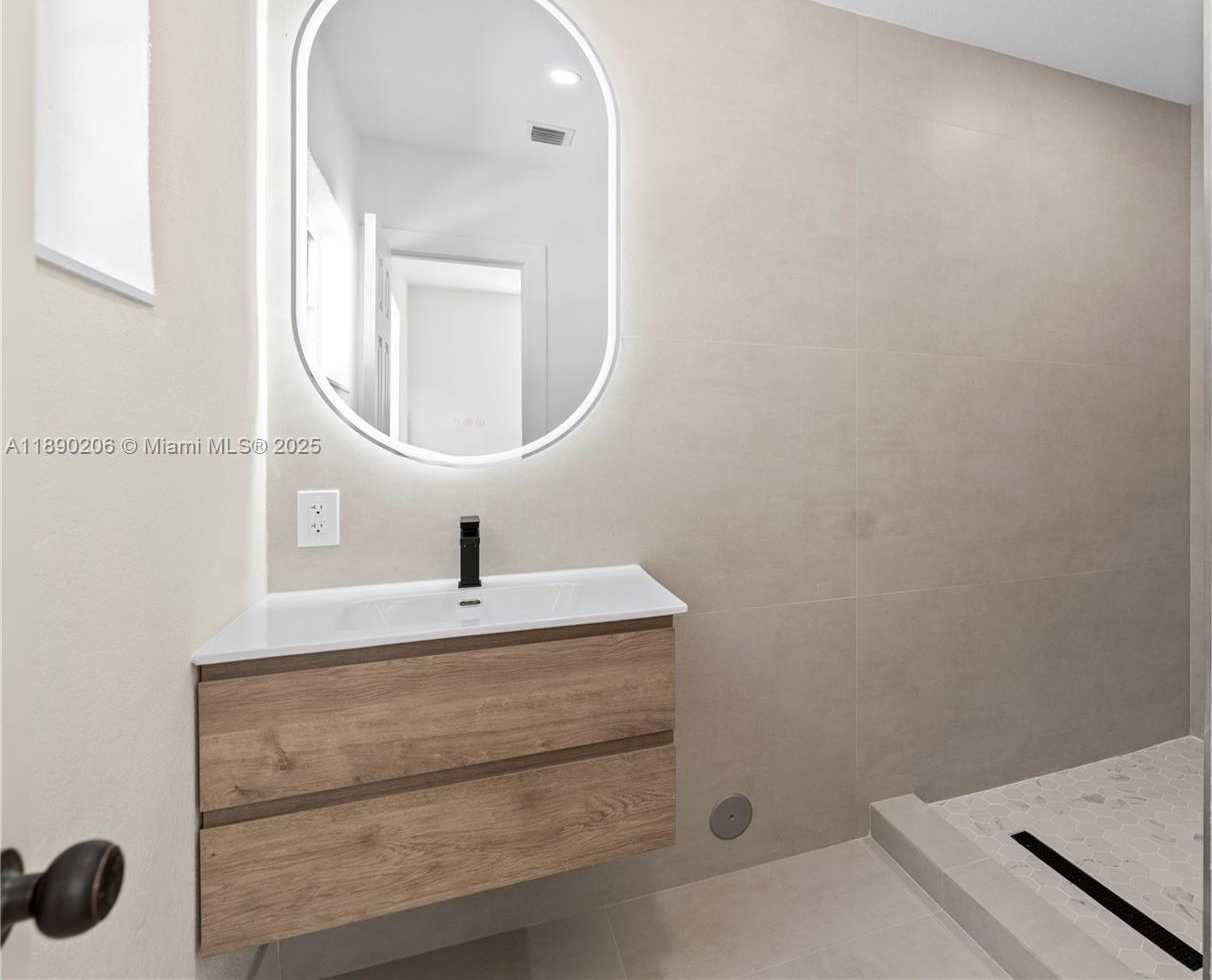 Small Image of 200 EAST 60TH ST, Hialeah Number 24