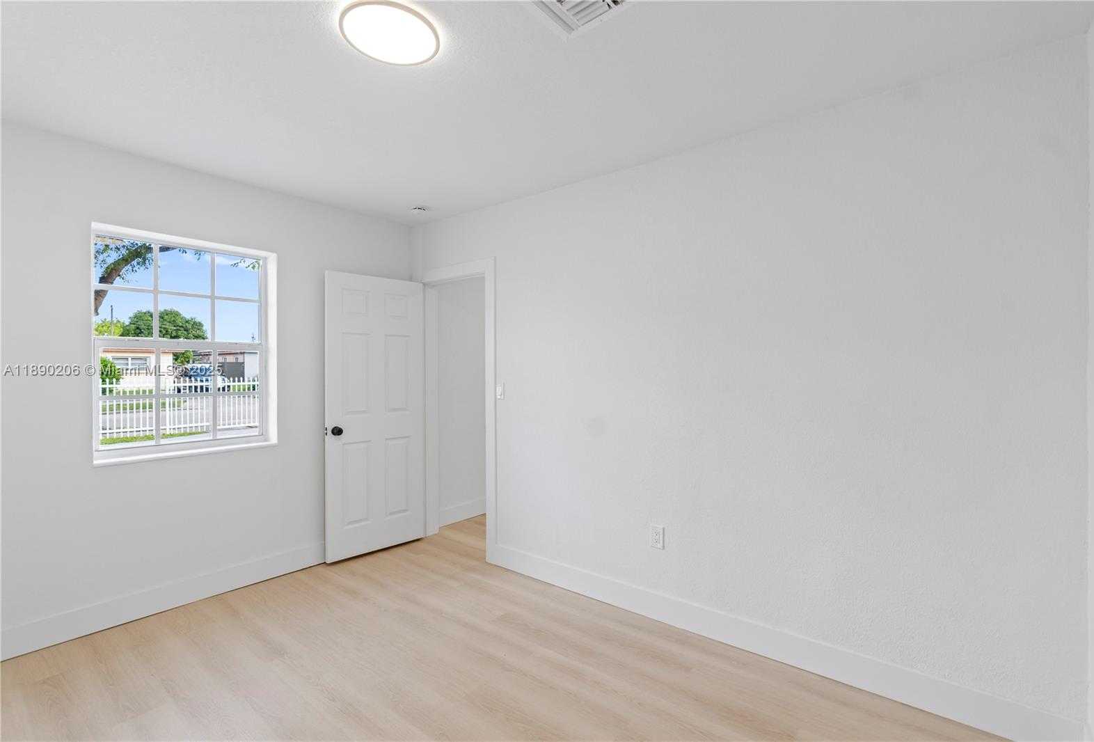 Small Image of 200 EAST 60TH ST, Hialeah Number 27