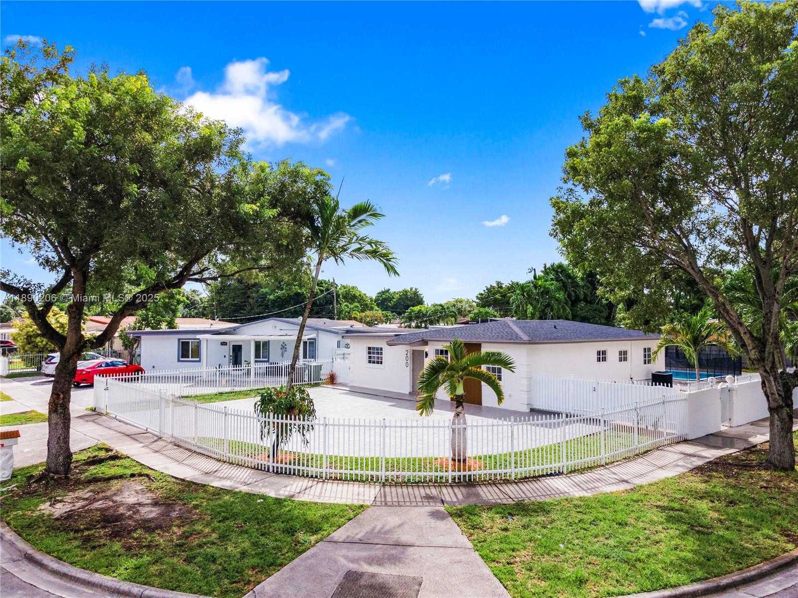 Small Image of 200 EAST 60TH ST, Hialeah Number 4