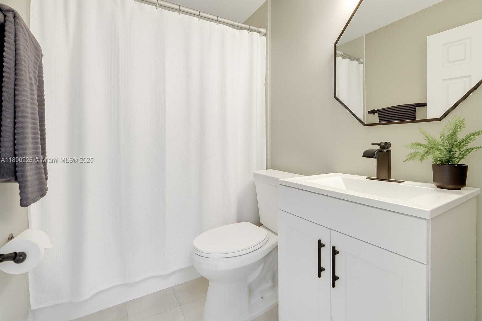 Small Image of 573 NORTH WEST 135TH TER, Plantation Number 28