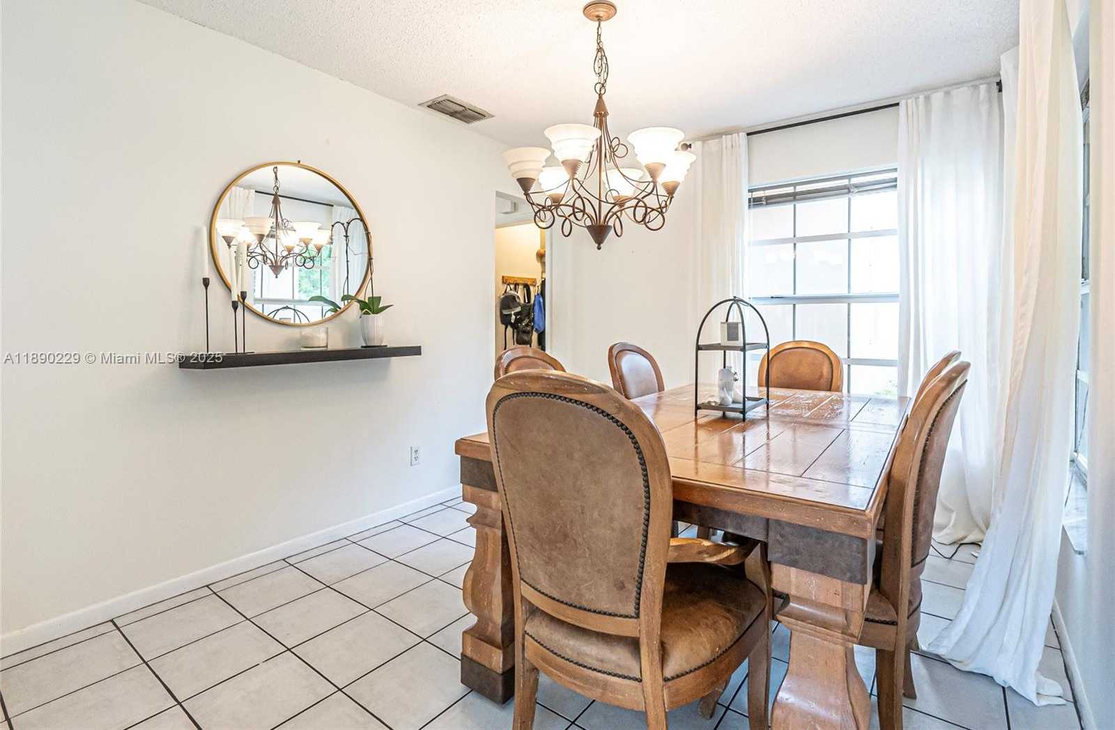 Small Image of 2913 MYRTLE OAK CIR, Davie Number 23