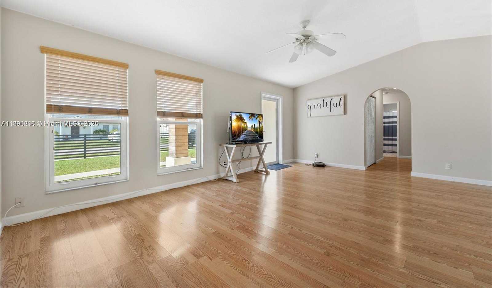 Small Image of 13752 SOUTH WEST 285TH ST, Homestead Number 13