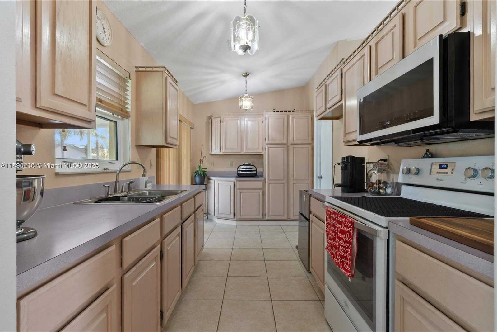 Small Image of 13752 SOUTH WEST 285TH ST, Homestead Number 17