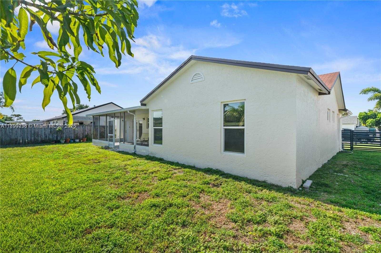 Small Image of 13752 SOUTH WEST 285TH ST, Homestead Number 24