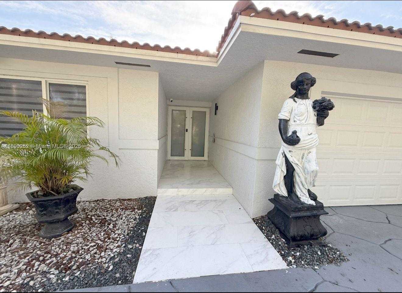 Small Image of 16841 NORTH WEST 80TH CT, Miami Lakes Number 1