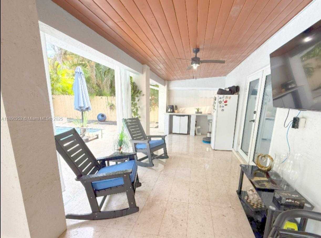 Small Image of 16841 NORTH WEST 80TH CT, Miami Lakes Number 10