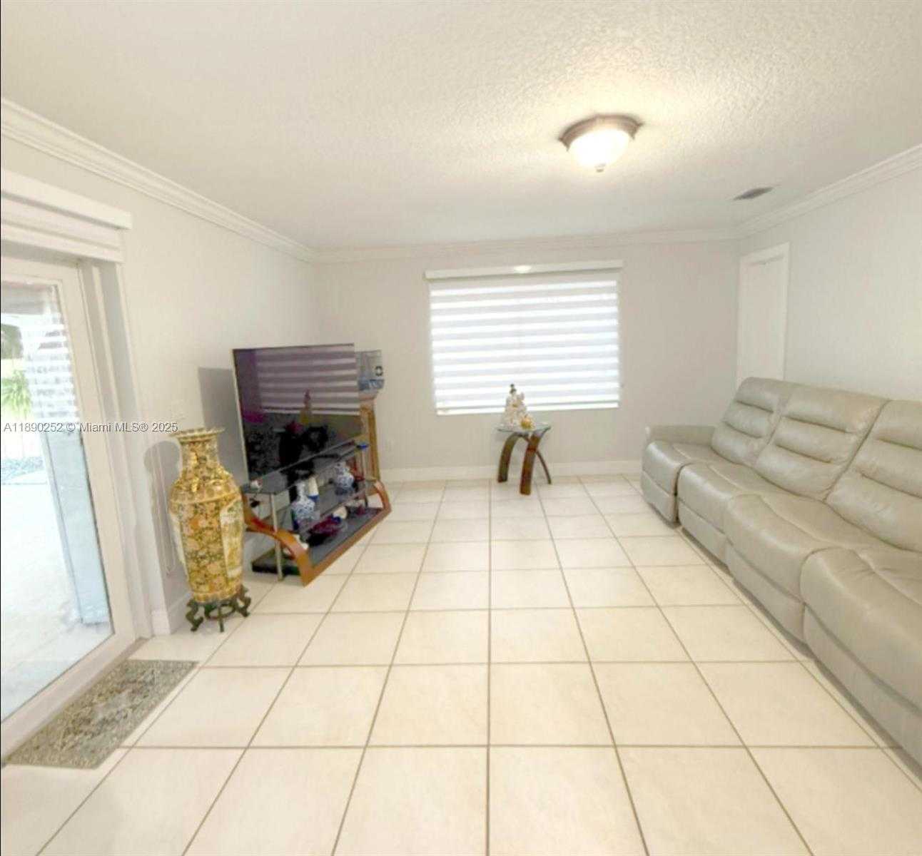 Small Image of 16841 NORTH WEST 80TH CT, Miami Lakes Number 14