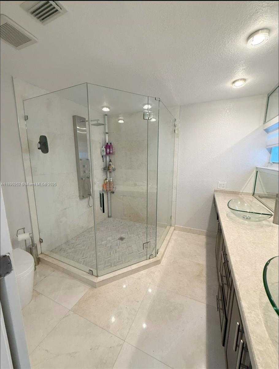 Small Image of 16841 NORTH WEST 80TH CT, Miami Lakes Number 21