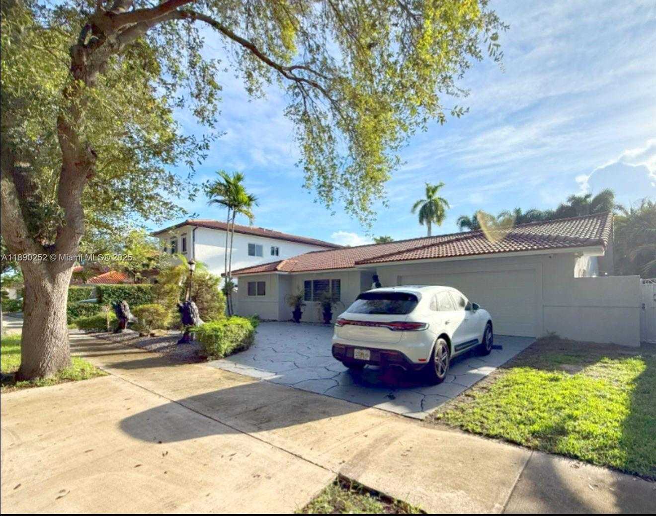 Small Image of 16841 NORTH WEST 80TH CT, Miami Lakes Number 4