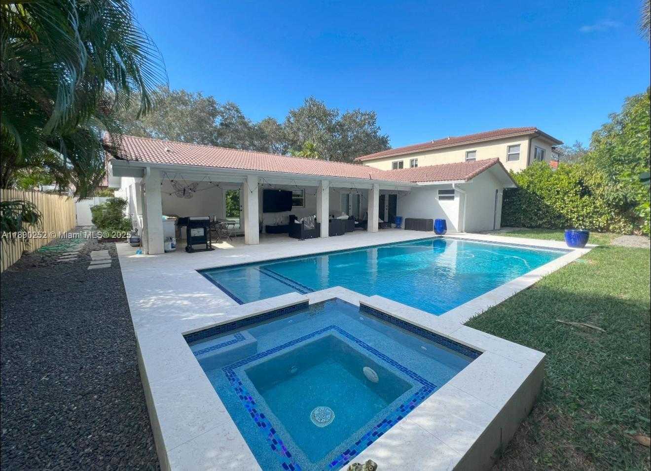 Small Image of 16841 NORTH WEST 80TH CT, Miami Lakes Number 6