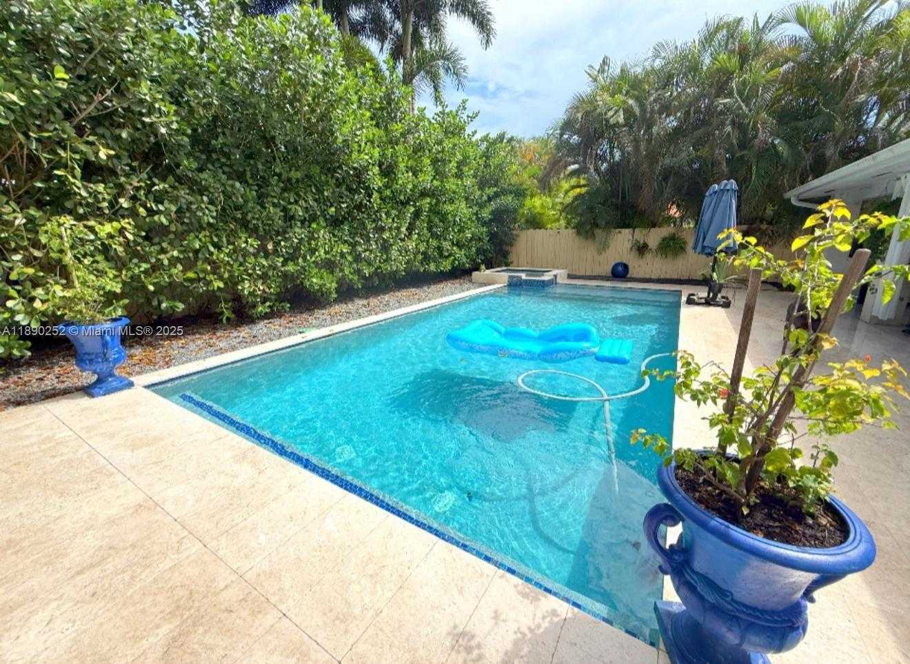 Small Image of 16841 NORTH WEST 80TH CT, Miami Lakes Number 7