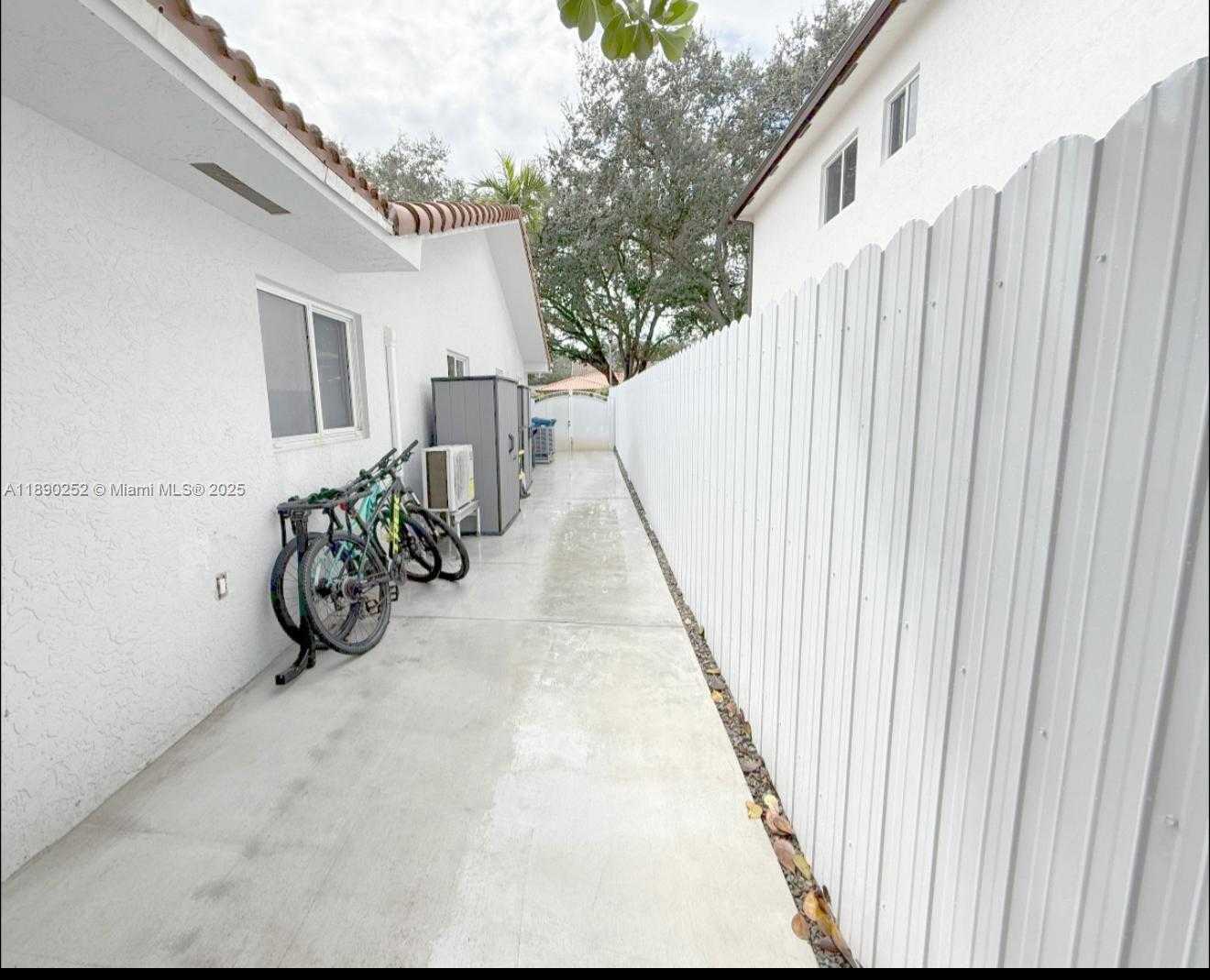 Small Image of 16841 NORTH WEST 80TH CT, Miami Lakes Number 9