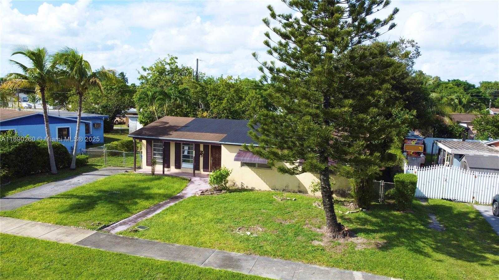 Small Image of 1265 NORTH WEST 187TH ST, Miami Gardens Number 3