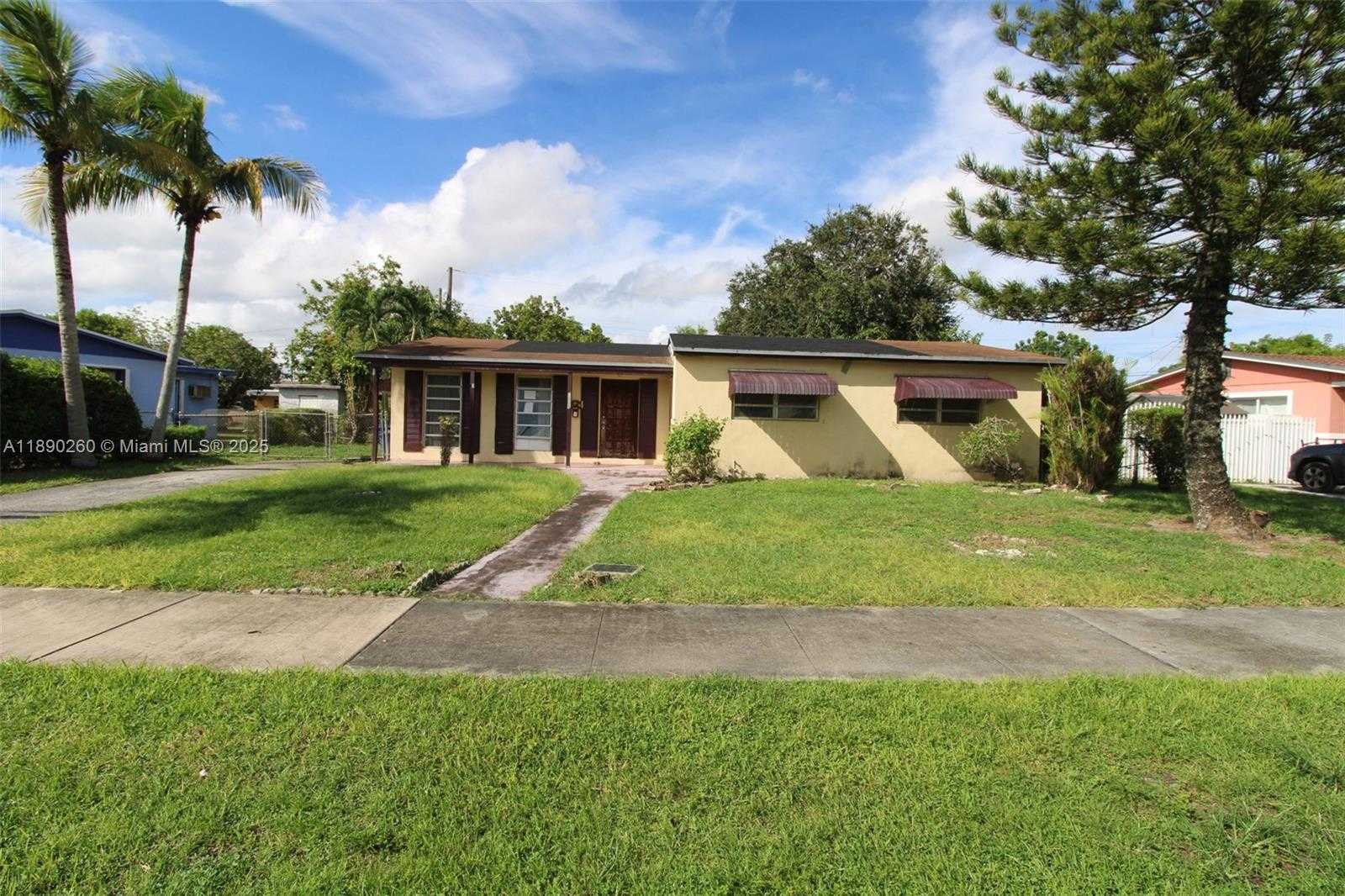 Small Image of 1265 NORTH WEST 187TH ST, Miami Gardens Number 4
