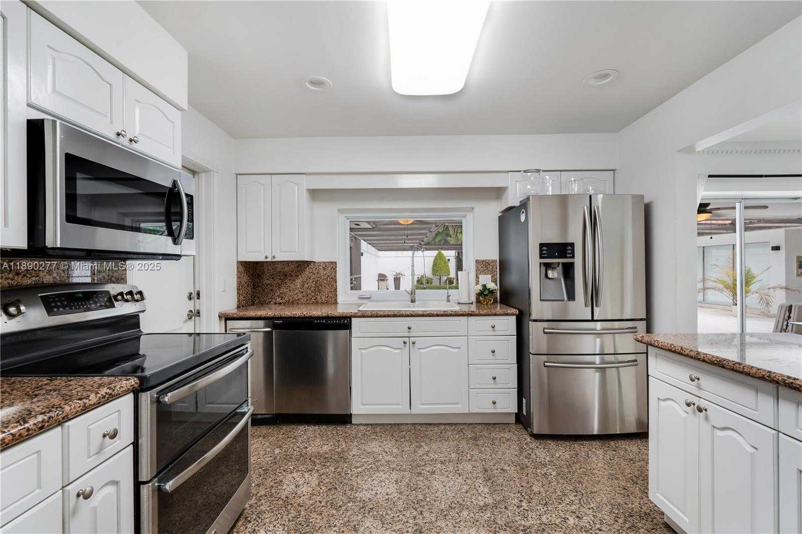Small Image of 1211 HARDEE RD, Coral Gables Number 20
