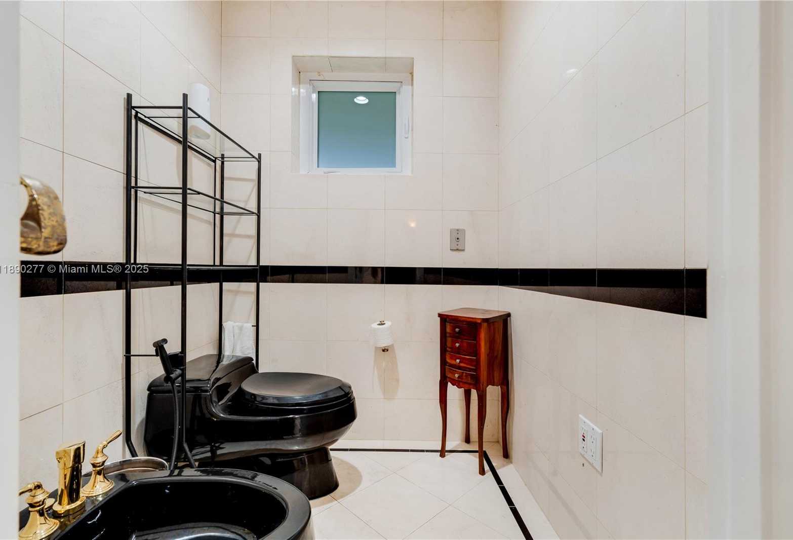 Small Image of 1211 HARDEE RD, Coral Gables Number 34