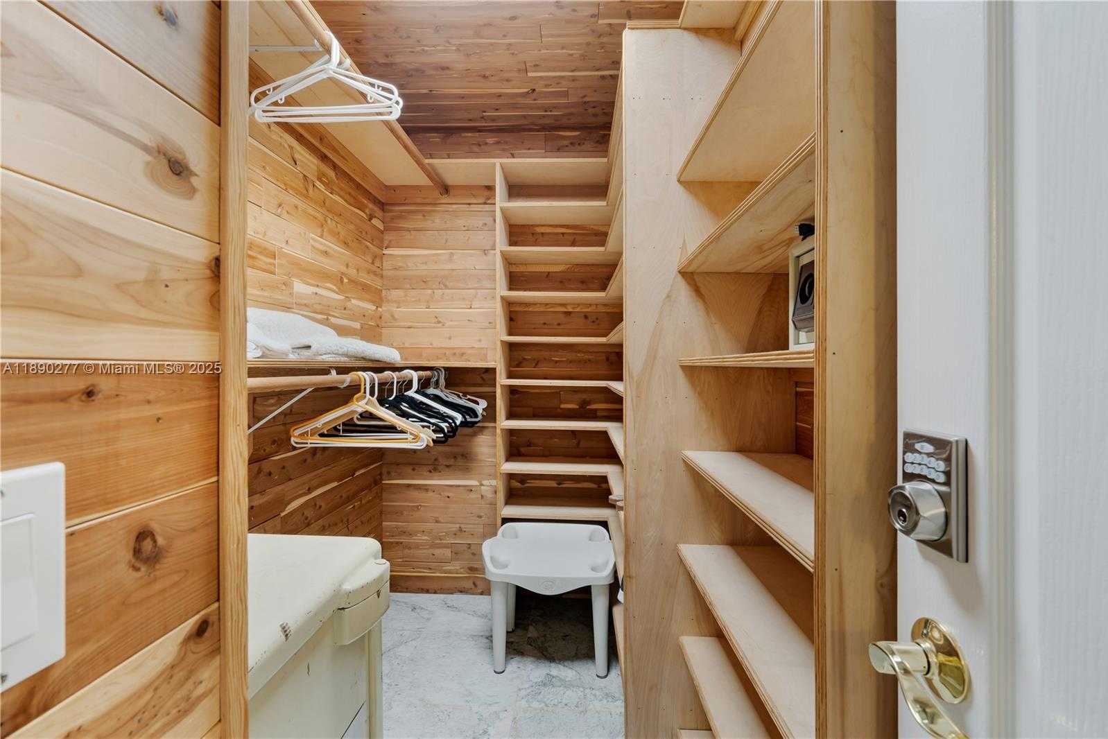Small Image of 1211 HARDEE RD, Coral Gables Number 36