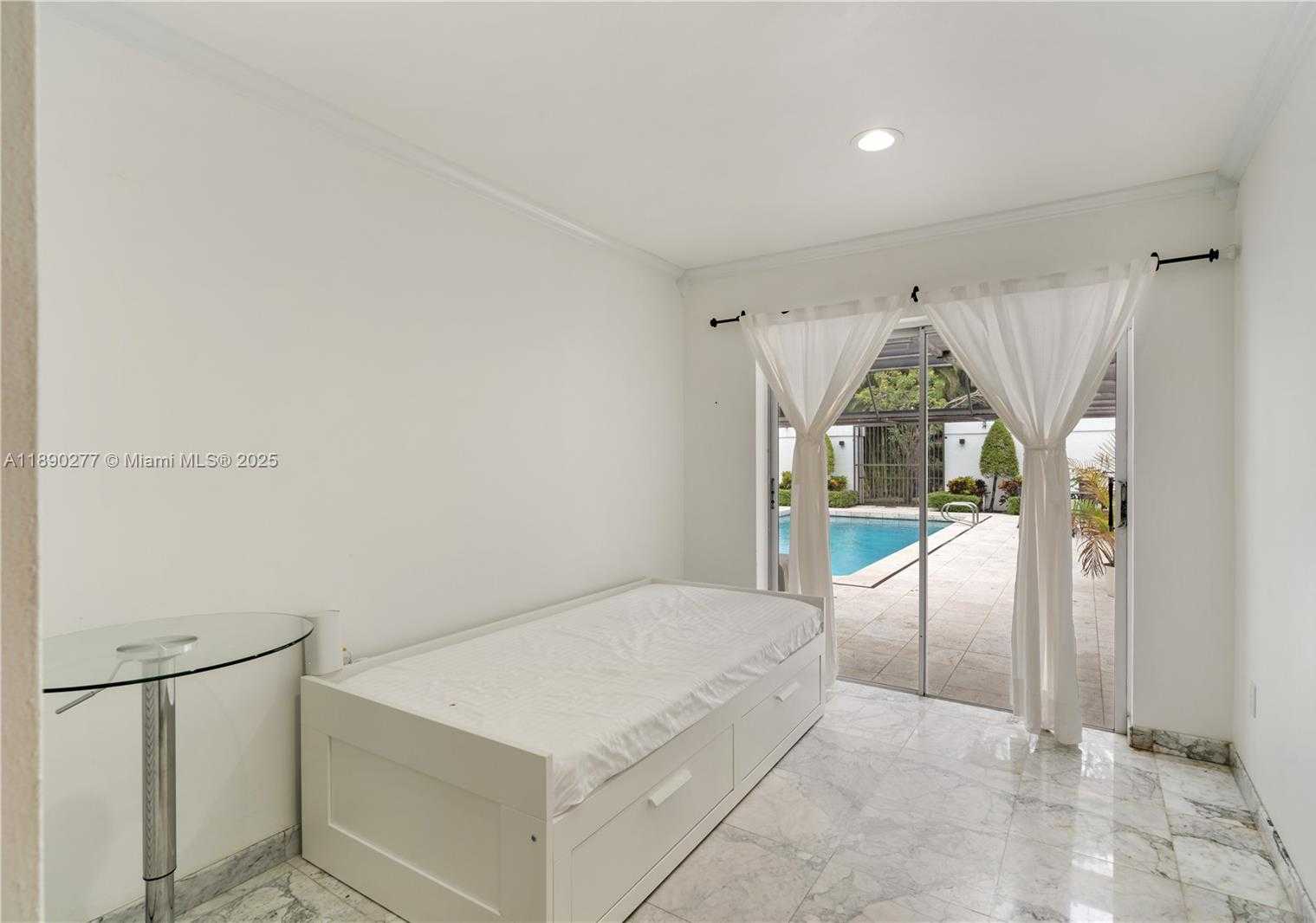 Small Image of 1211 HARDEE RD, Coral Gables Number 49