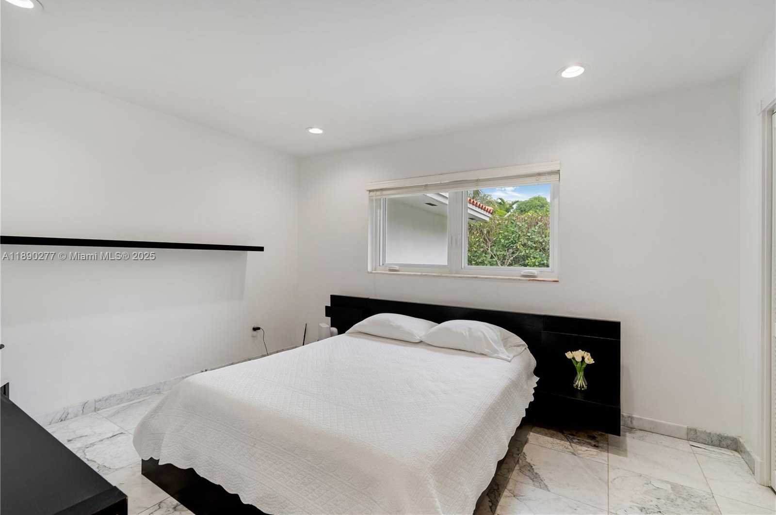 Small Image of 1211 HARDEE RD, Coral Gables Number 52
