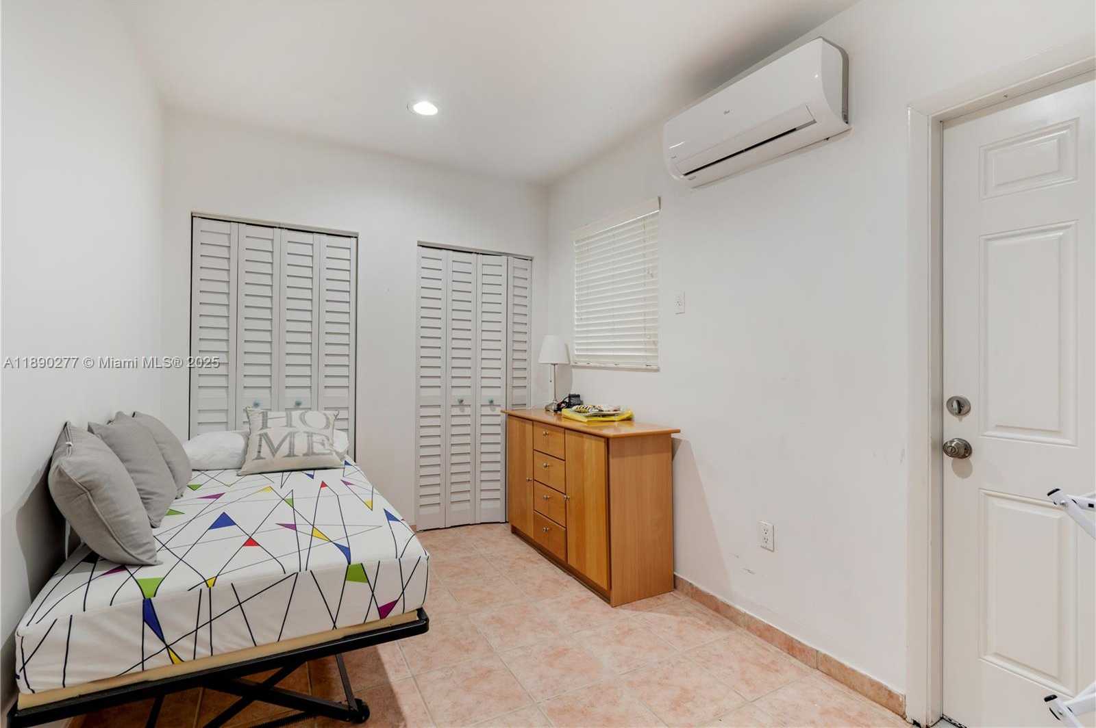 Small Image of 1211 HARDEE RD, Coral Gables Number 54