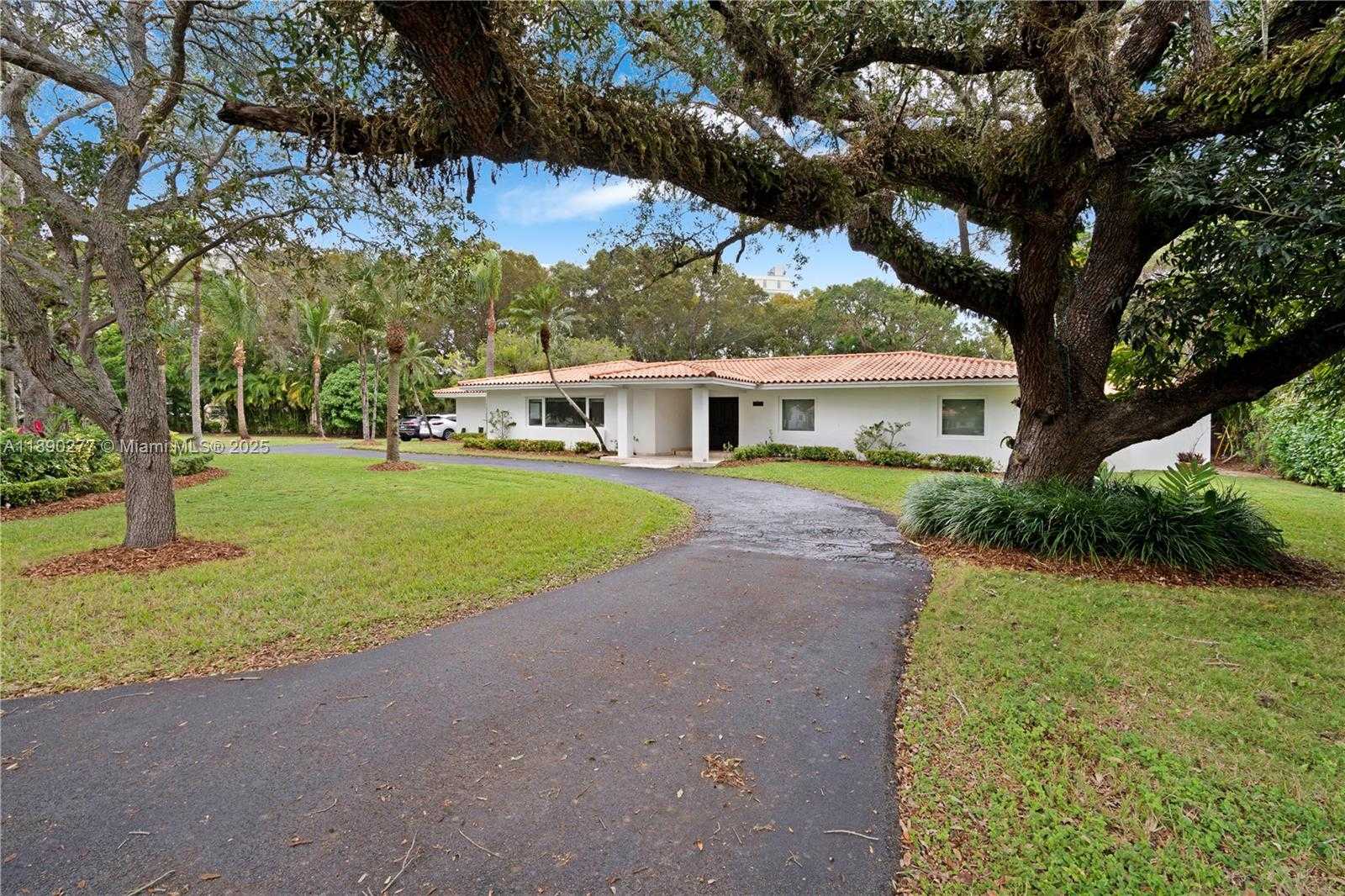 Small Image of 1211 HARDEE RD, Coral Gables Number 9