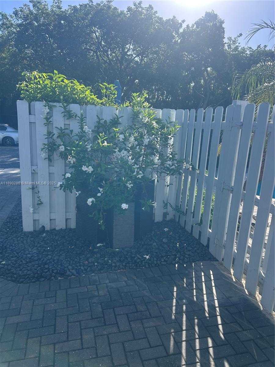 Small Image of 1441 NORTH EAST 17TH WAY, Fort Lauderdale Number 3