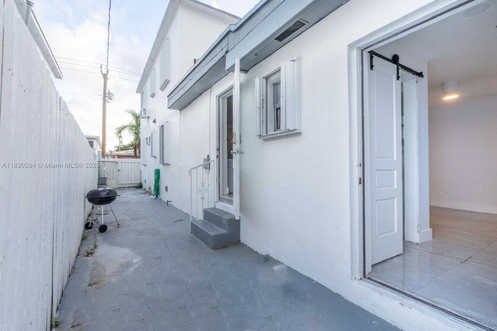 Small Image of 711 85TH ST, Miami Beach Number 14