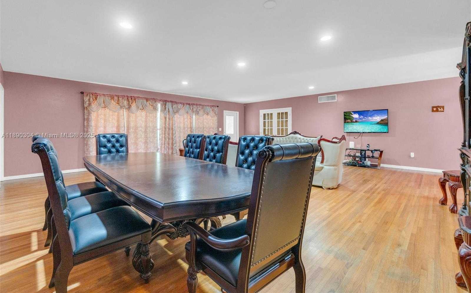 Small Image of 235 NORTH EAST 123RD ST, North Miami Number 10