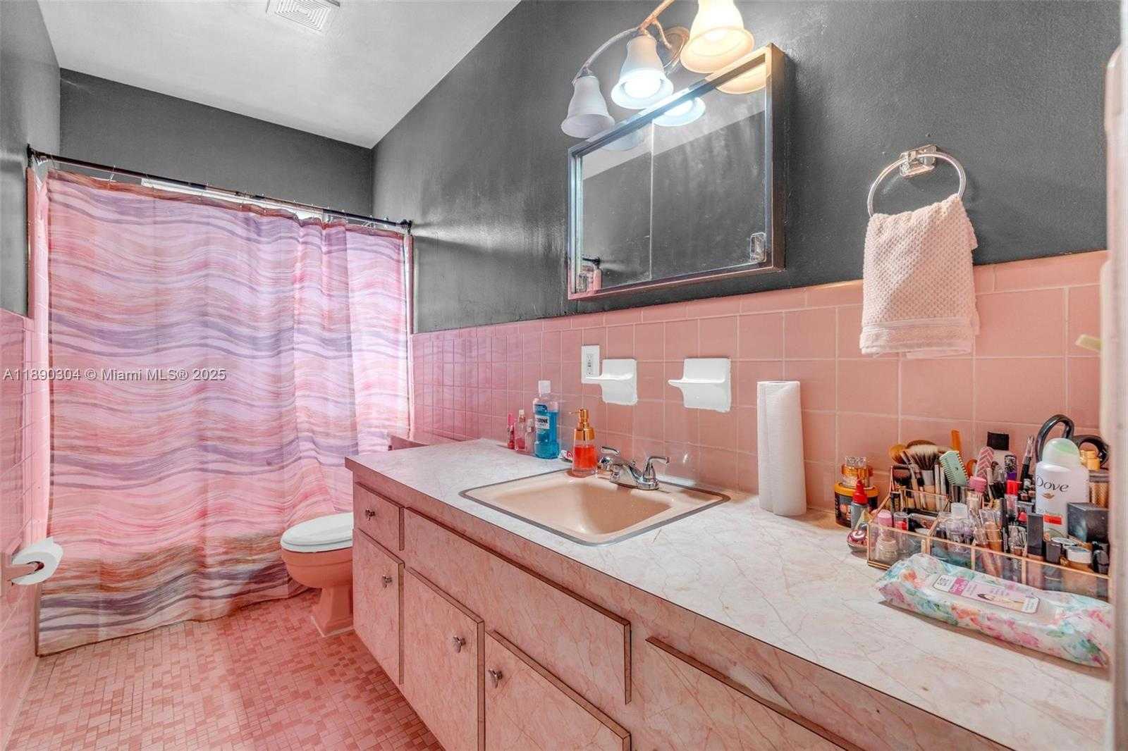 Small Image of 235 NORTH EAST 123RD ST, North Miami Number 19