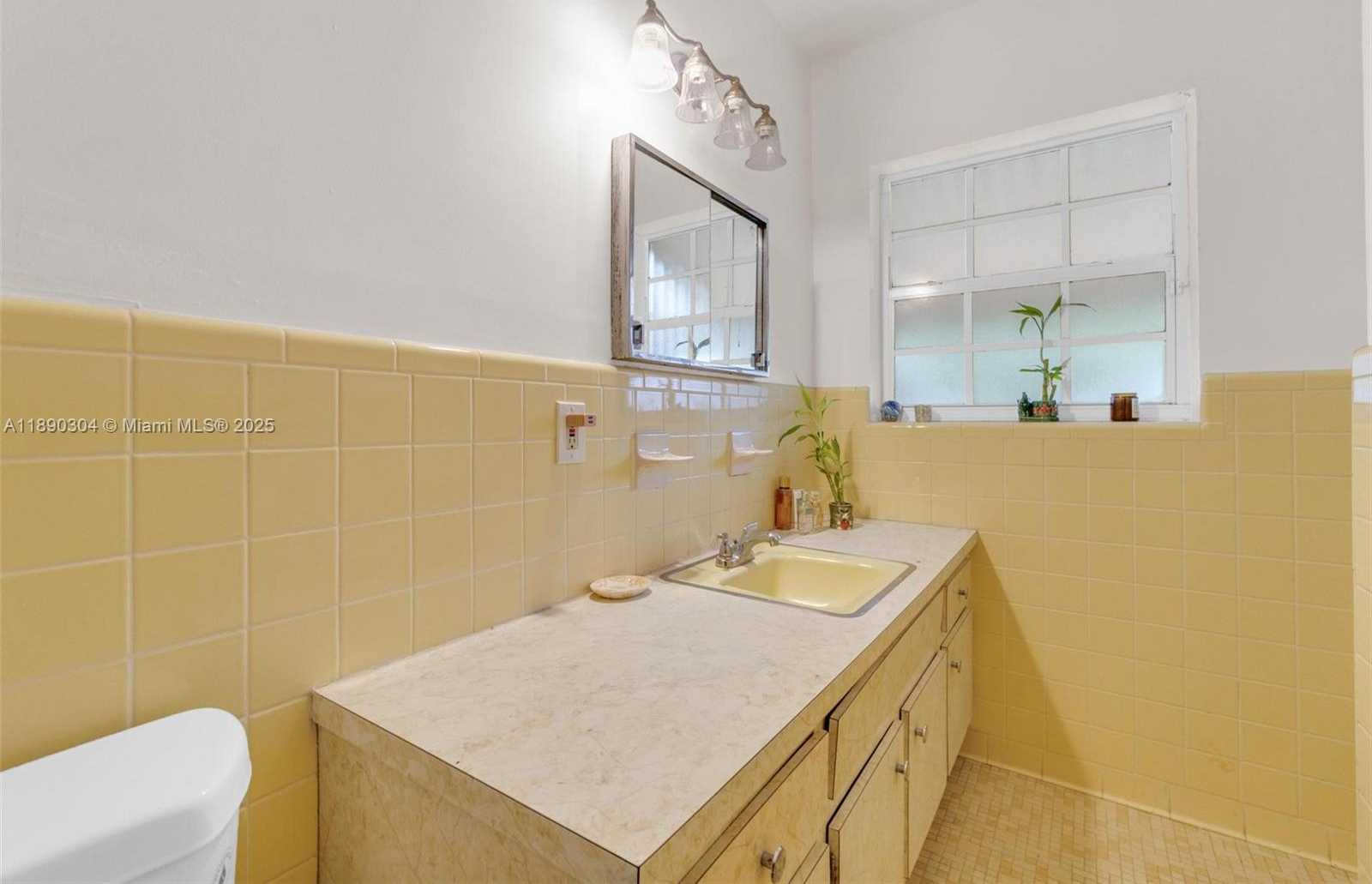 Small Image of 235 NORTH EAST 123RD ST, North Miami Number 24