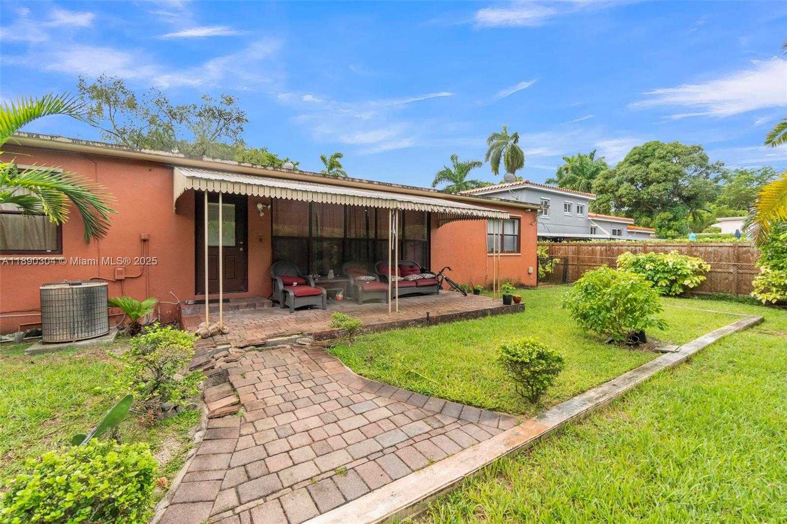 Small Image of 235 NORTH EAST 123RD ST, North Miami Number 30