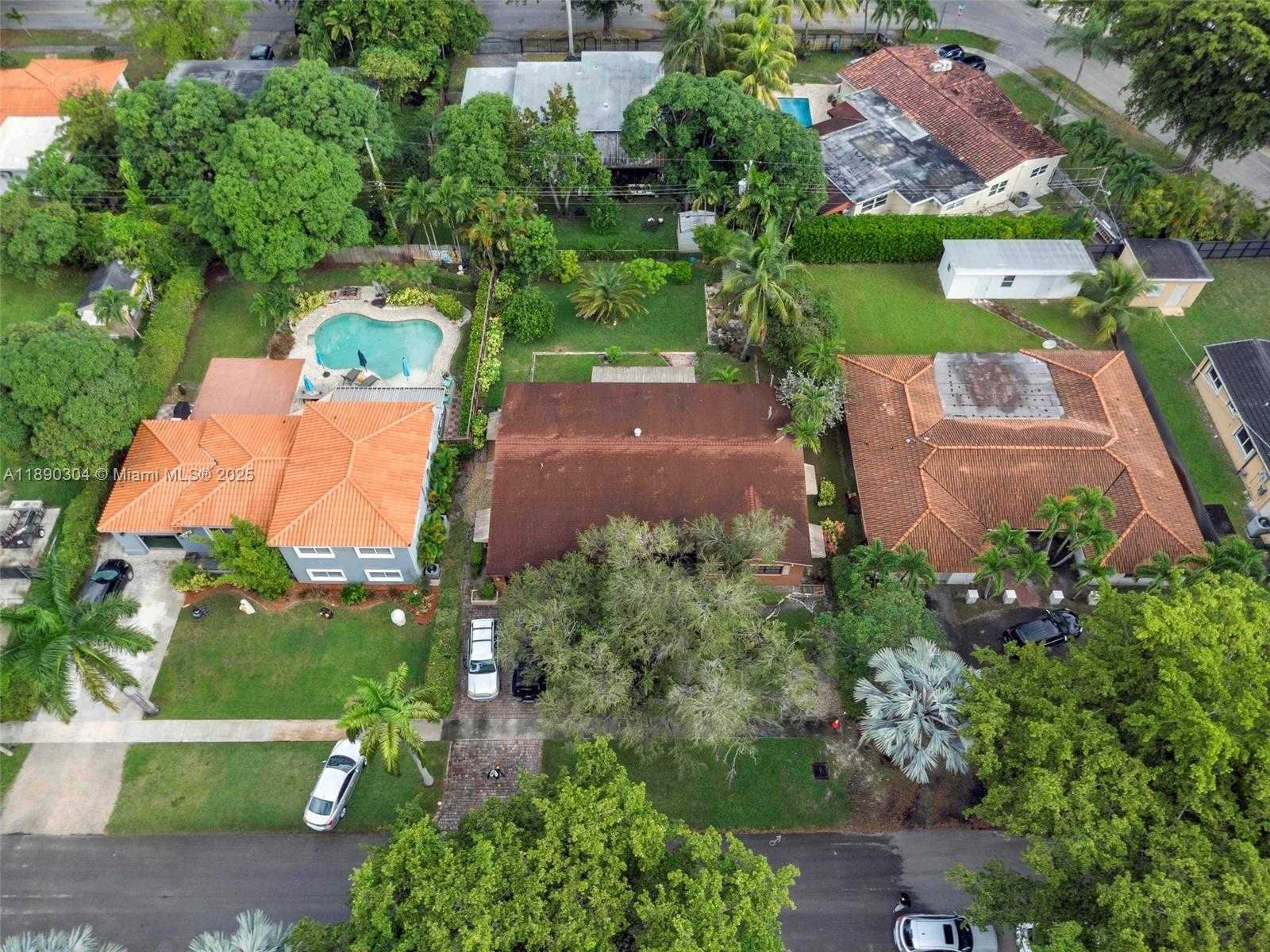 Small Image of 235 NORTH EAST 123RD ST, North Miami Number 32