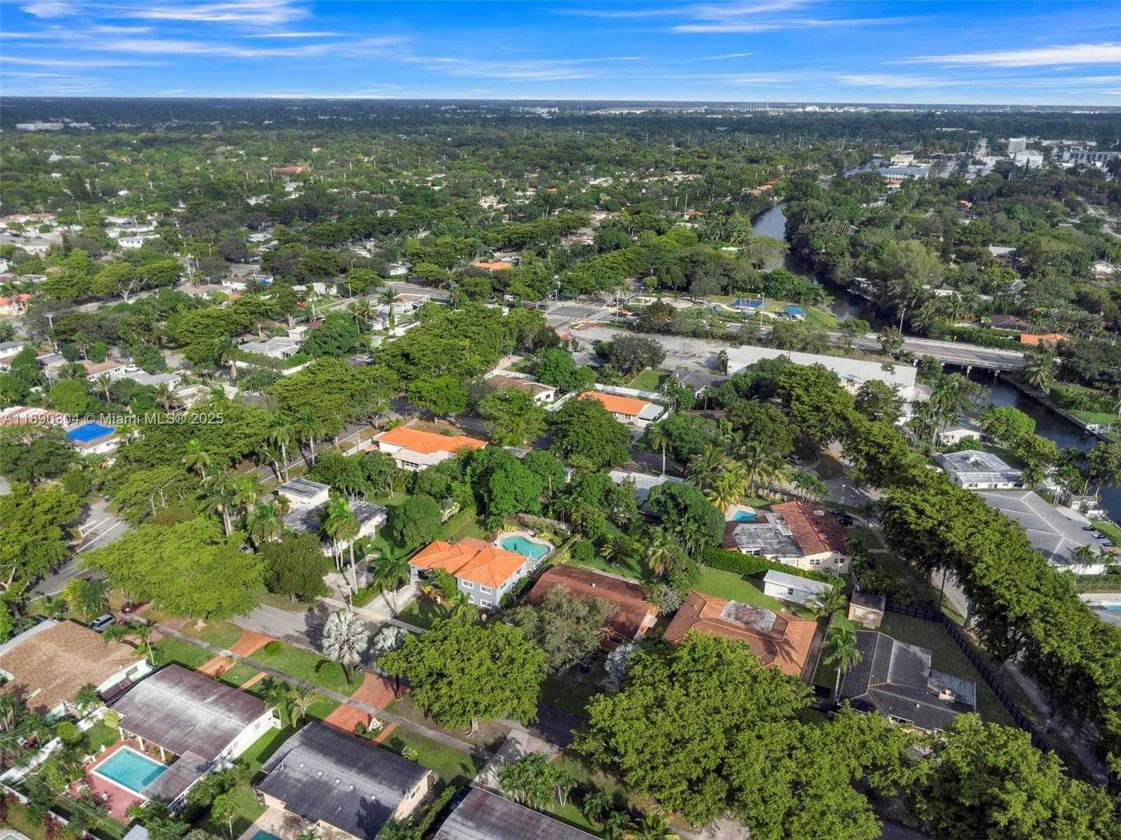 Small Image of 235 NORTH EAST 123RD ST, North Miami Number 35